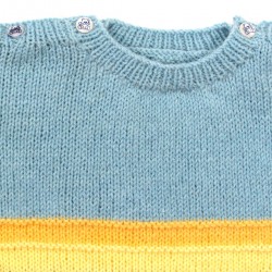 Pull bébé tricot bleu épaules  fermées par 3  boutons ours bleu