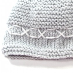 Bonnet fait main pour bébé garçon prématuré en tricot gris perle